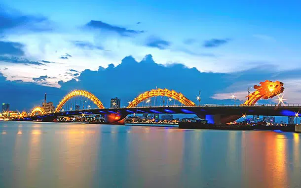 岘港